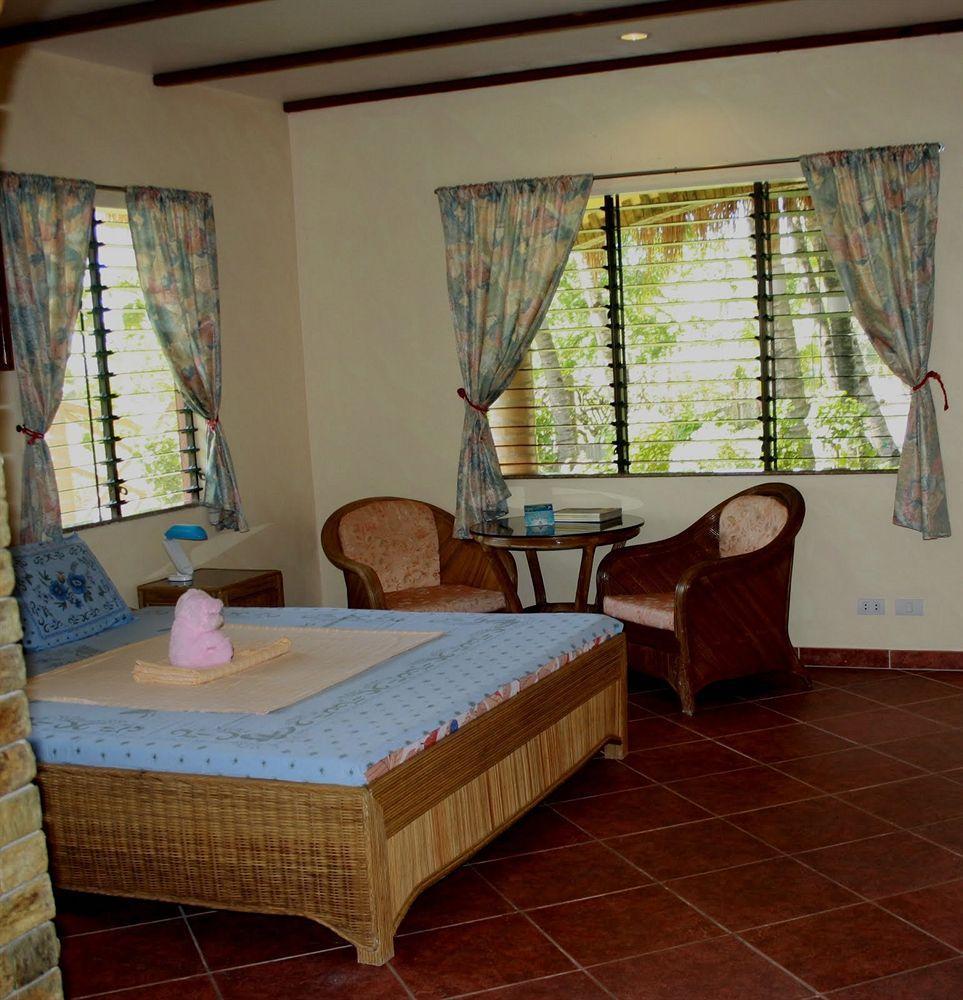 Aqua-Landia Resort Dauin Bagian luar foto