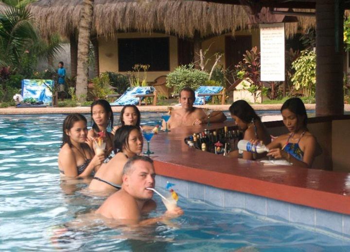 Aqua-Landia Resort Dauin Bagian luar foto