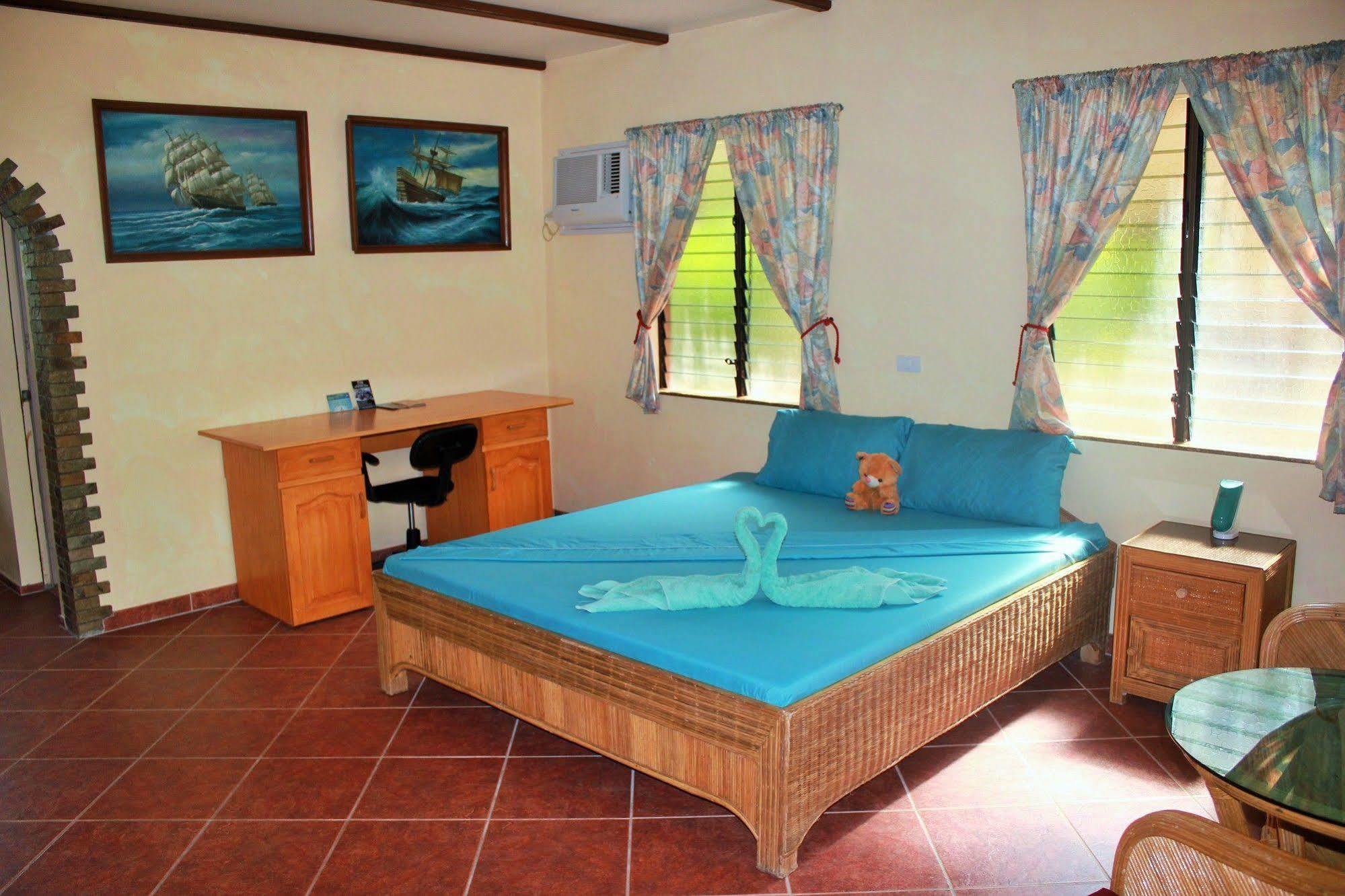 Aqua-Landia Resort Dauin Bagian luar foto