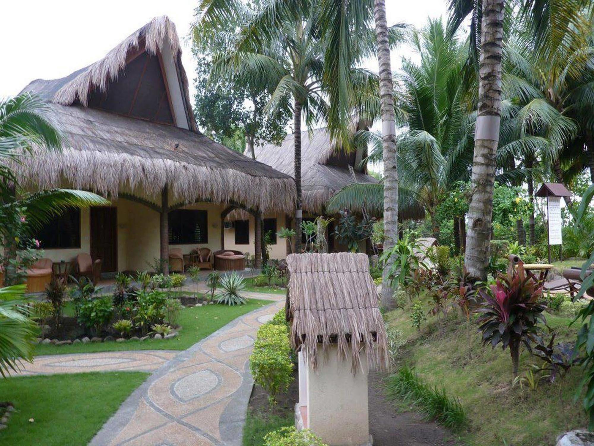 Aqua-Landia Resort Dauin Bagian luar foto