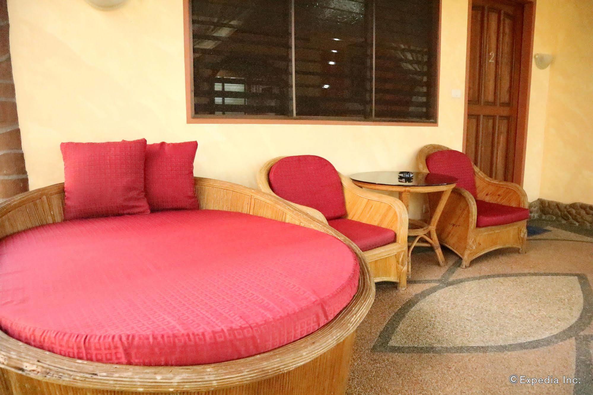 Aqua-Landia Resort Dauin Bagian luar foto